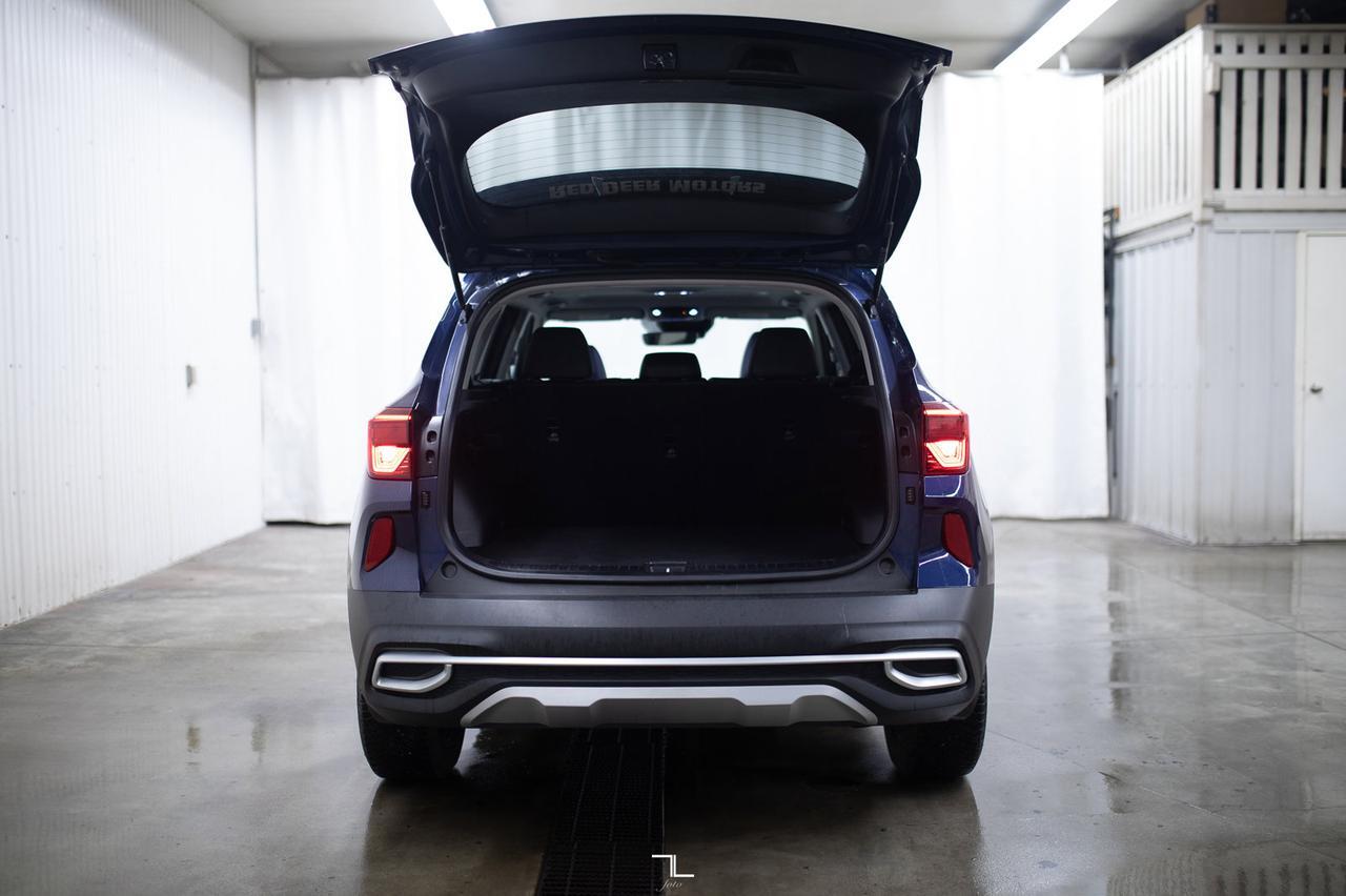 2021 Kia Seltos AWD EX Premium Leather Roof Nav BCam Red Deer AB