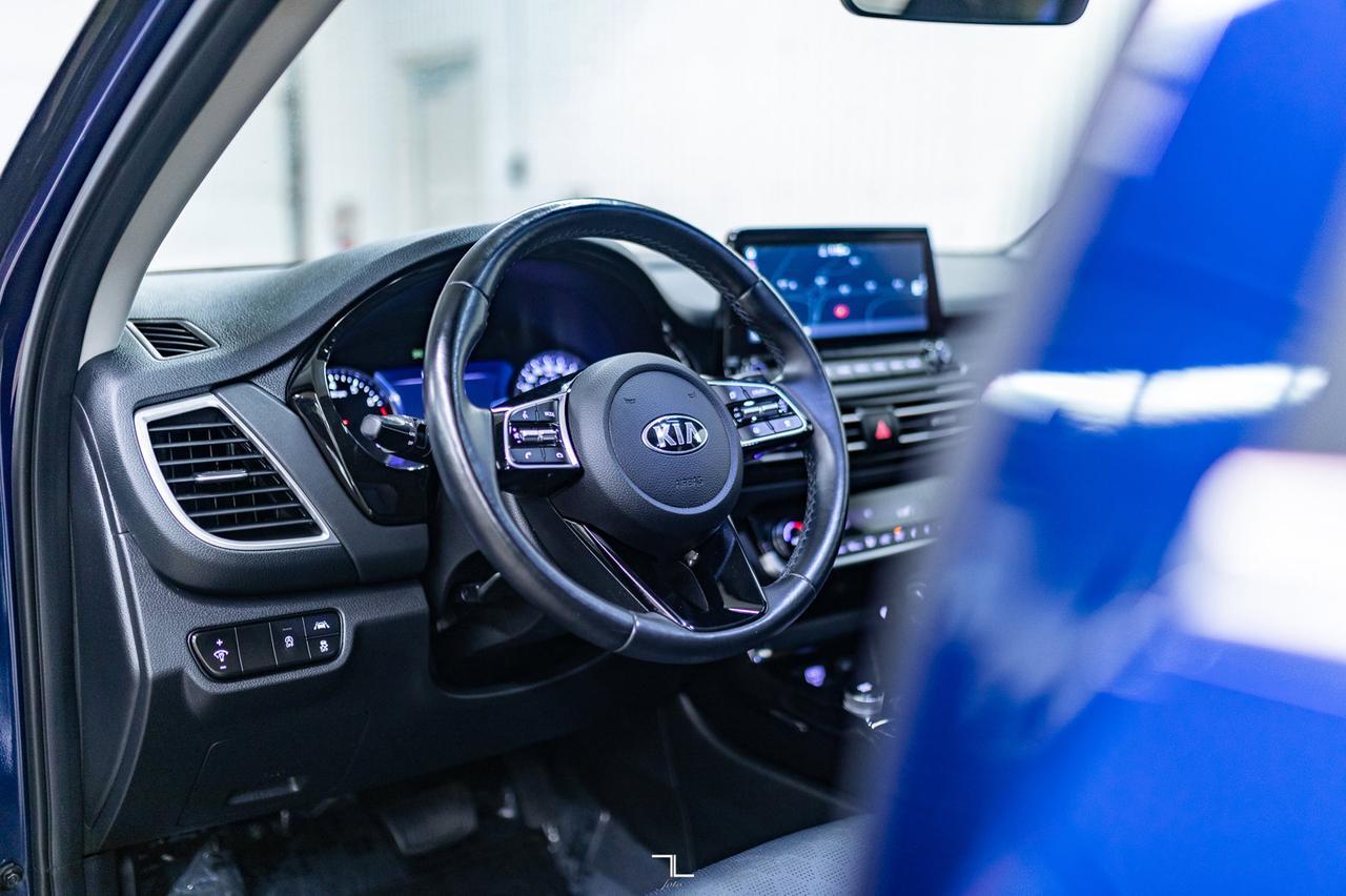 2021 Kia Seltos AWD EX Premium Leather Roof Nav BCam Red Deer AB