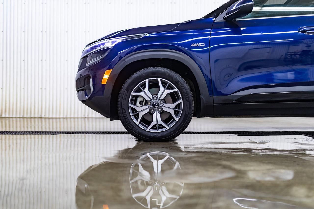 2021 Kia Seltos AWD EX Premium Leather Roof Nav BCam Red Deer AB