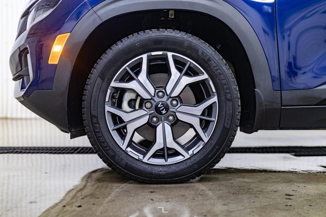 2021 Kia Seltos AWD EX Premium Leather Roof Nav BCam Red Deer AB