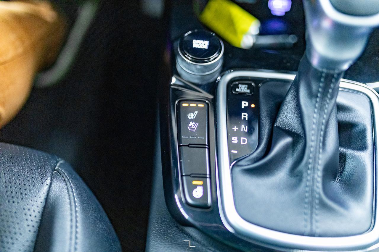 2021 Kia Seltos AWD EX Premium Leather Roof Nav BCam Red Deer AB