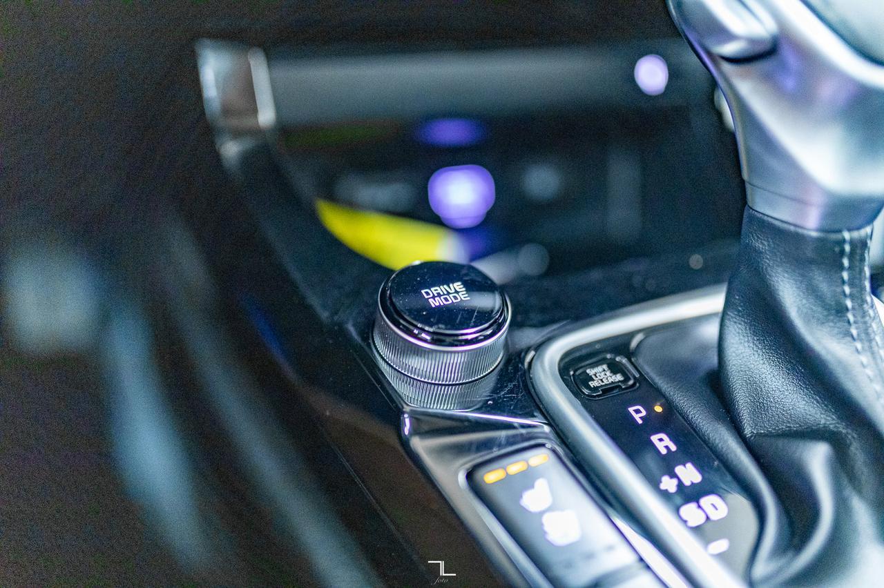 2021 Kia Seltos AWD EX Premium Leather Roof Nav BCam Red Deer AB