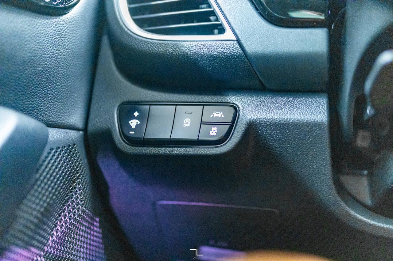 2021 Kia Seltos AWD EX Premium Leather Roof Nav BCam Red Deer AB