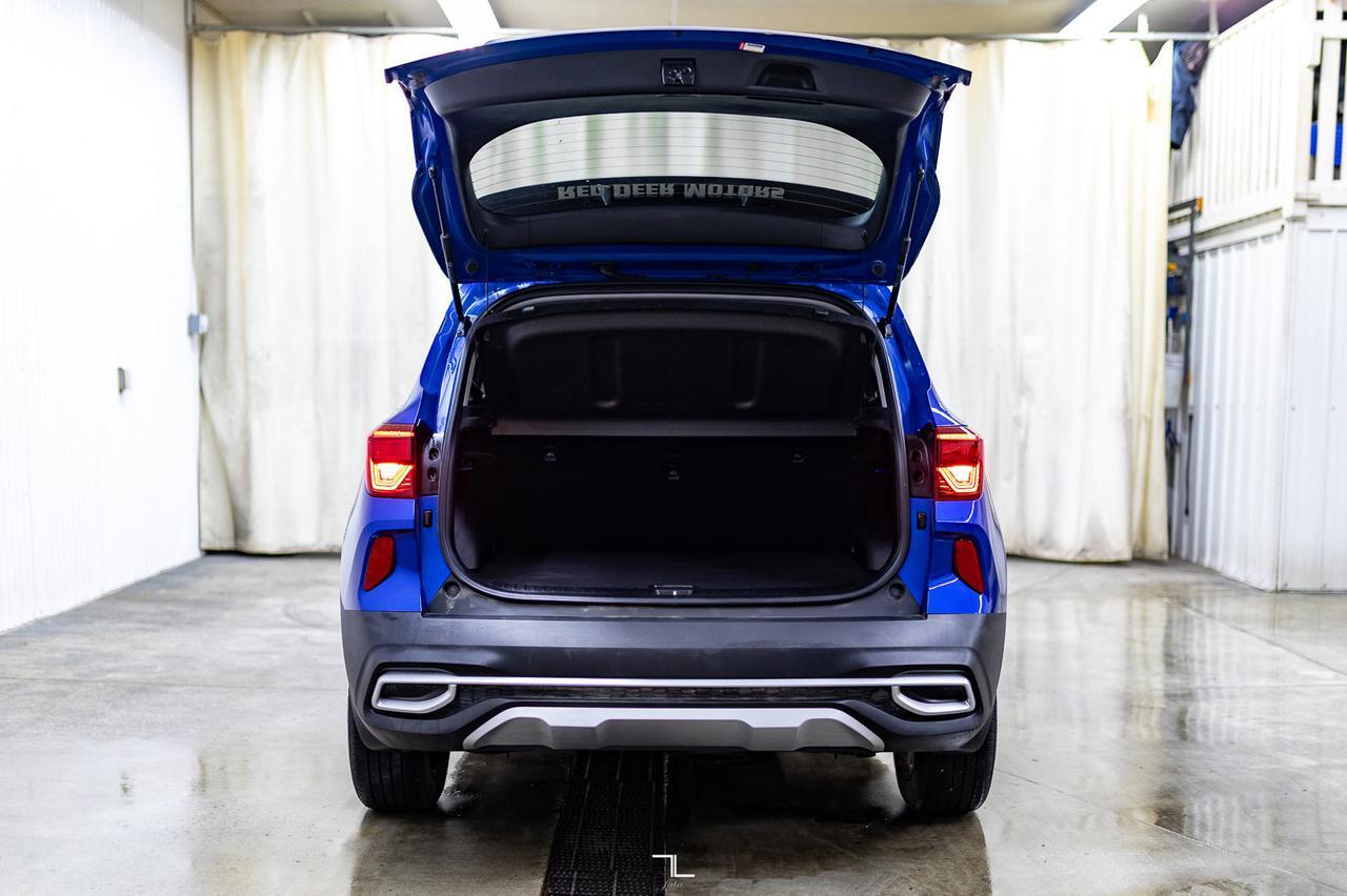 2021 Kia Seltos AWD EX Premium Leather Roof Nav Red Deer AB