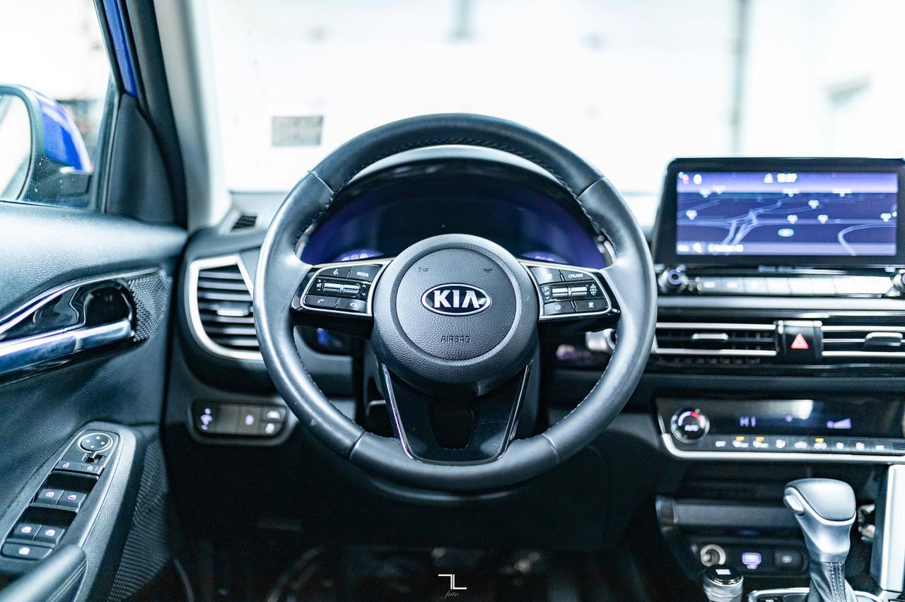 2021 Kia Seltos AWD EX Premium Leather Roof Nav Red Deer AB