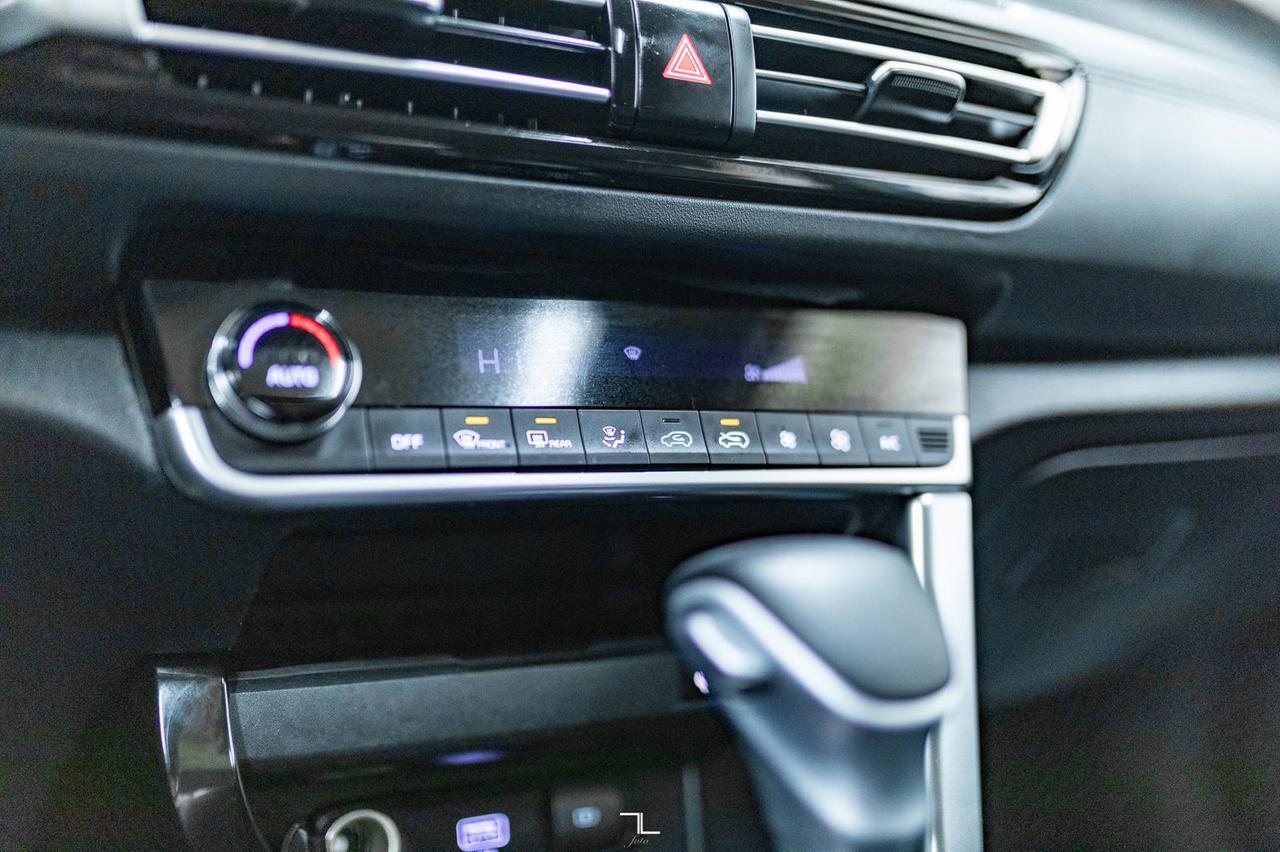 2021 Kia Seltos AWD EX Premium Leather Roof Nav Red Deer AB