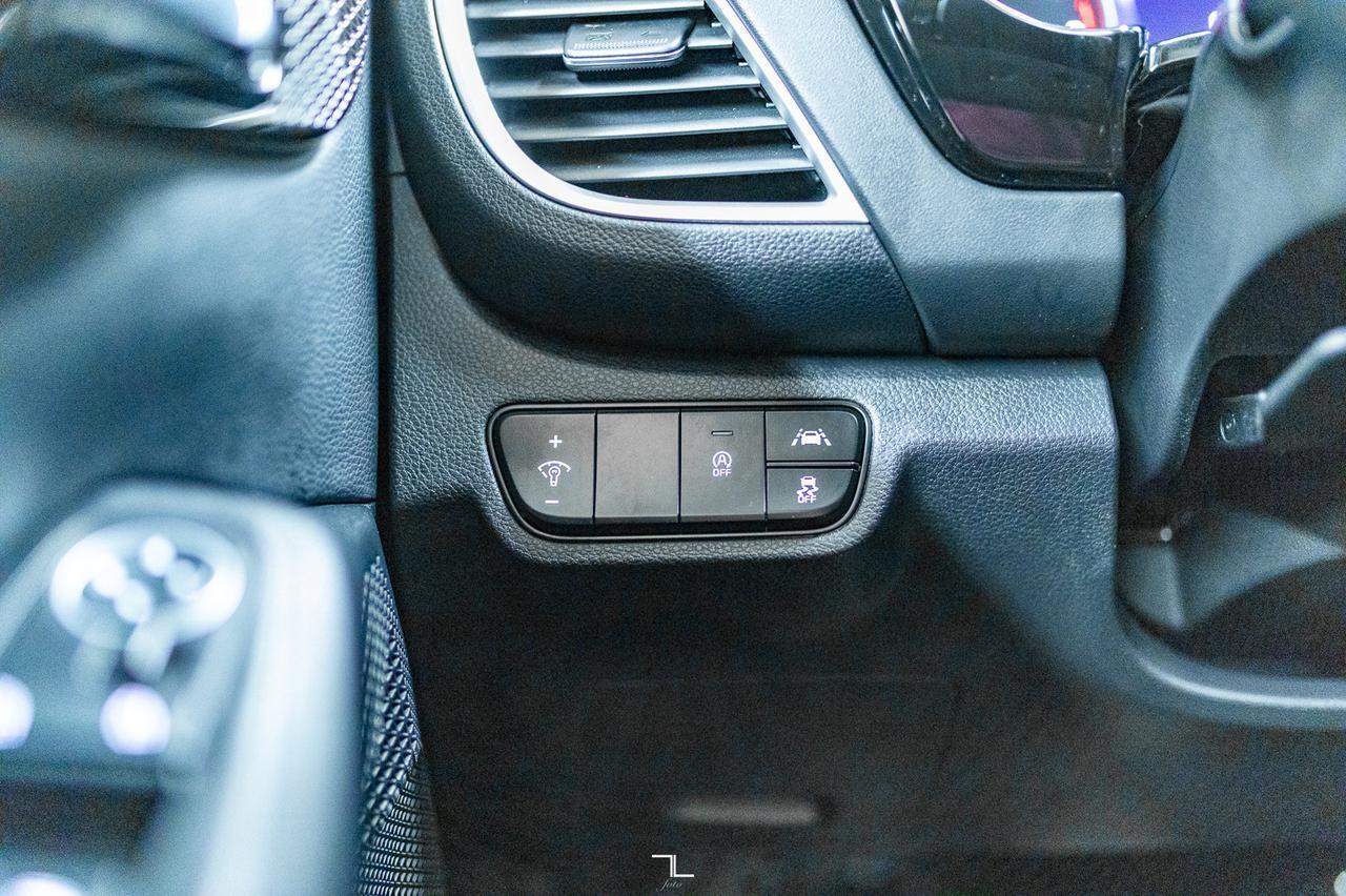 2021 Kia Seltos AWD EX Premium Leather Roof Nav Red Deer AB