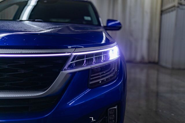 2021 Kia Seltos AWD EX Premium Leather Roof Nav Red Deer AB