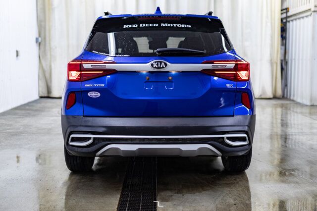 2021 Kia Seltos AWD EX Premium Leather Roof Nav Red Deer AB