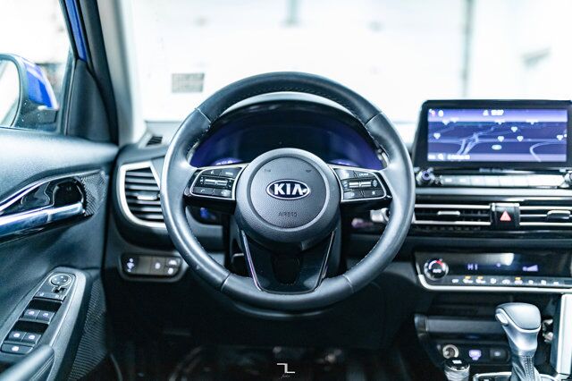 2021 Kia Seltos AWD EX Premium Leather Roof Nav Red Deer AB