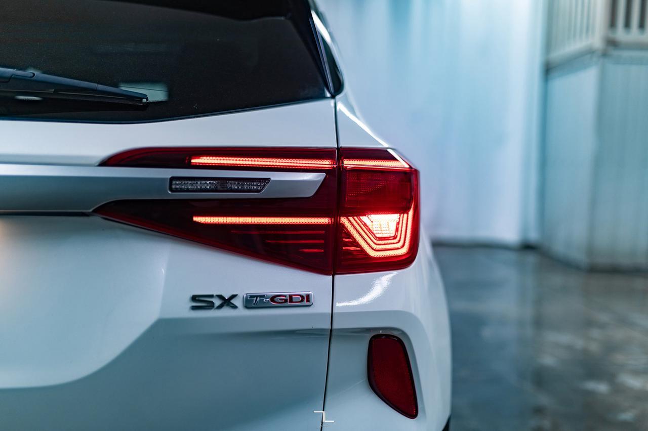 2021 Kia Seltos AWD SX Turbo Leather Roof Nav BCam Red Deer AB