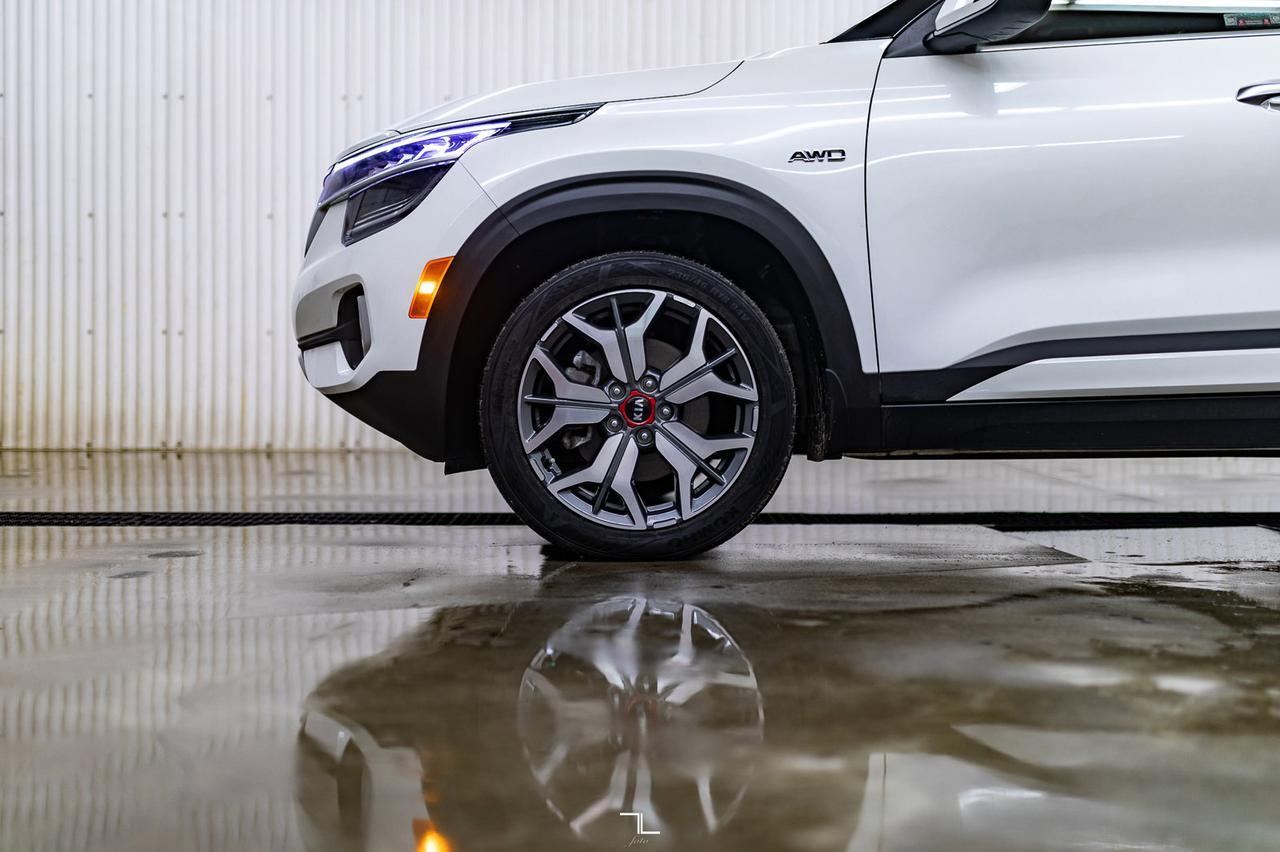 2021 Kia Seltos AWD SX Turbo Leather Roof Nav BCam Red Deer AB