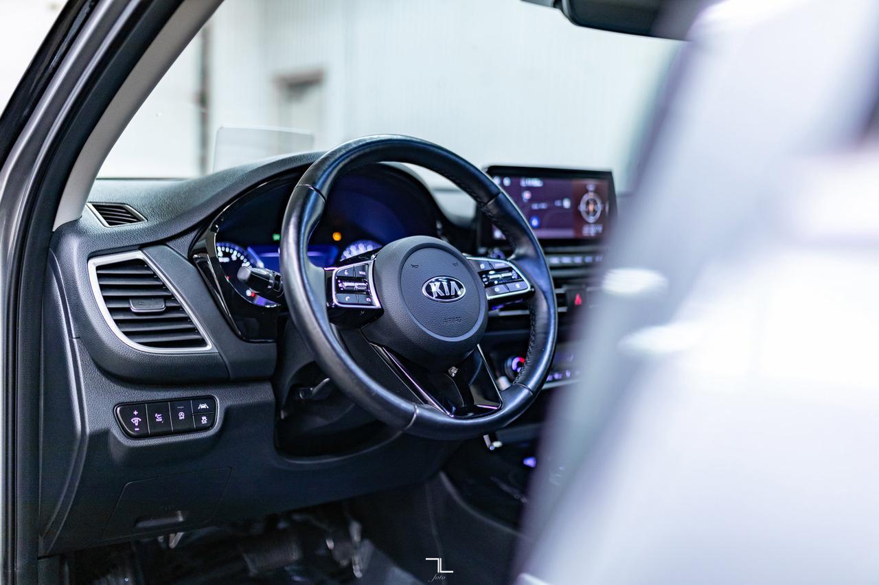 2021 Kia Seltos AWD SX Turbo Leather Roof Nav BCam Red Deer AB