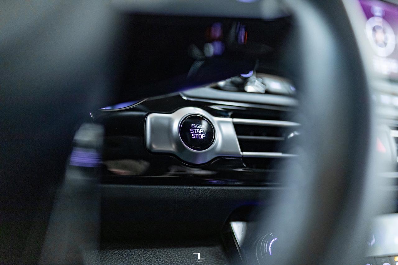 2021 Kia Seltos AWD SX Turbo Leather Roof Nav BCam Red Deer AB