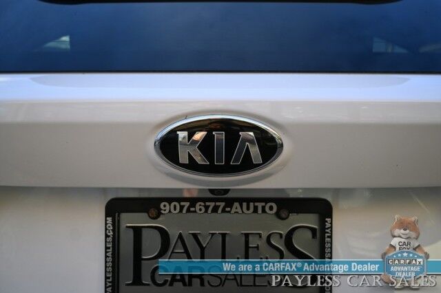 2021 Kia Sorento LX / AWD / Cloth Seats / Lane Departure & Collision Alert / Apple CarPlay & Android Auto / 3rd Row / Seats 7 / Back Up Camera / Cruise Control / USB Jacks / Alloy Wheels / Tow Pkg / 1-Owner Anchorage AK