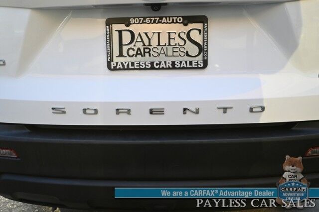 2021 Kia Sorento LX / AWD / Cloth Seats / Lane Departure & Collision Alert / Apple CarPlay & Android Auto / 3rd Row / Seats 7 / Back Up Camera / Cruise Control / USB Jacks / Alloy Wheels / Tow Pkg / 1-Owner Anchorage AK