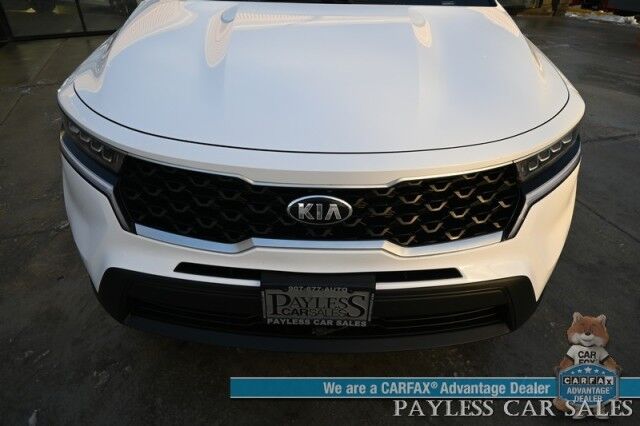 2021 Kia Sorento LX / AWD / Cloth Seats / Lane Departure & Collision Alert / Apple CarPlay & Android Auto / 3rd Row / Seats 7 / Back Up Camera / Cruise Control / USB Jacks / Alloy Wheels / Tow Pkg / 1-Owner Anchorage AK