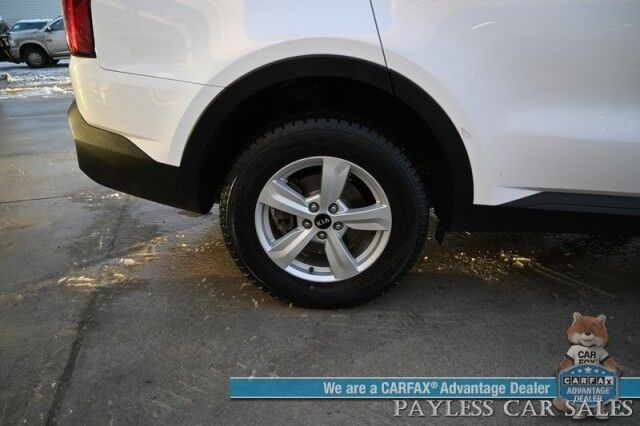 2021 Kia Sorento LX / AWD / Cloth Seats / Lane Departure & Collision Alert / Apple CarPlay & Android Auto / 3rd Row / Seats 7 / Back Up Camera / Cruise Control / USB Jacks / Alloy Wheels / Tow Pkg / 1-Owner Anchorage AK