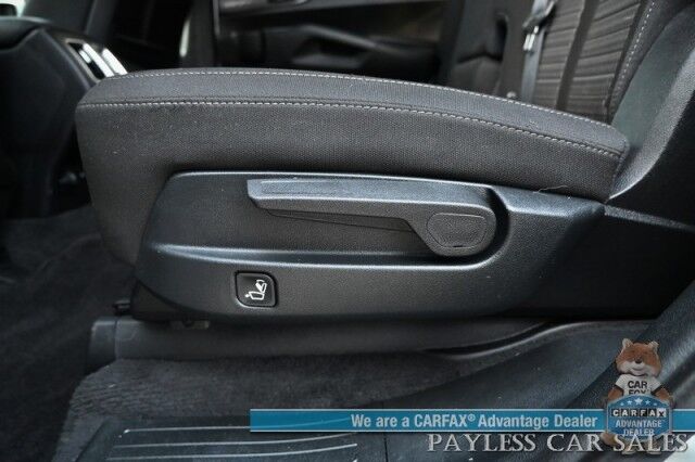 2021 Kia Sorento LX / AWD / Cloth Seats / Lane Departure & Collision Alert / Apple CarPlay & Android Auto / 3rd Row / Seats 7 / Back Up Camera / Cruise Control / USB Jacks / Alloy Wheels / Tow Pkg / 1-Owner Anchorage AK