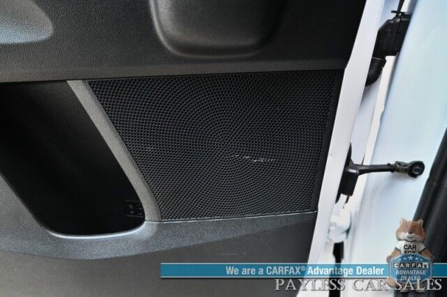 2021 Kia Sorento LX / AWD / Cloth Seats / Lane Departure & Collision Alert / Apple CarPlay & Android Auto / 3rd Row / Seats 7 / Back Up Camera / Cruise Control / USB Jacks / Alloy Wheels / Tow Pkg / 1-Owner Anchorage AK