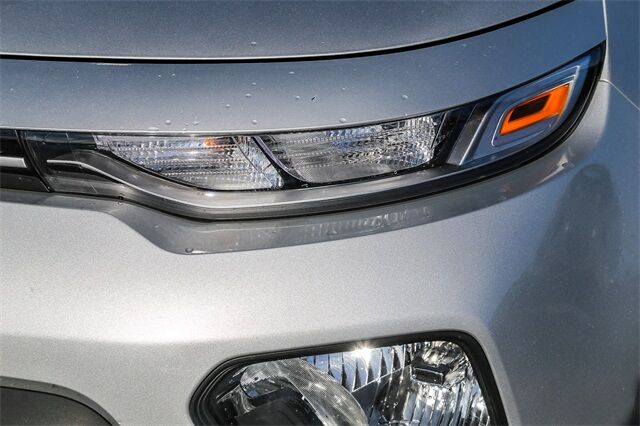 2021 Kia Soul LX photo 3