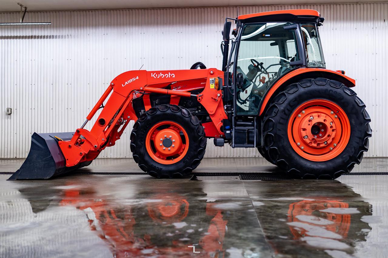2021 Kubota M5-111 KVT MFWD Tractor Loader Bucket Diesel Red Deer AB