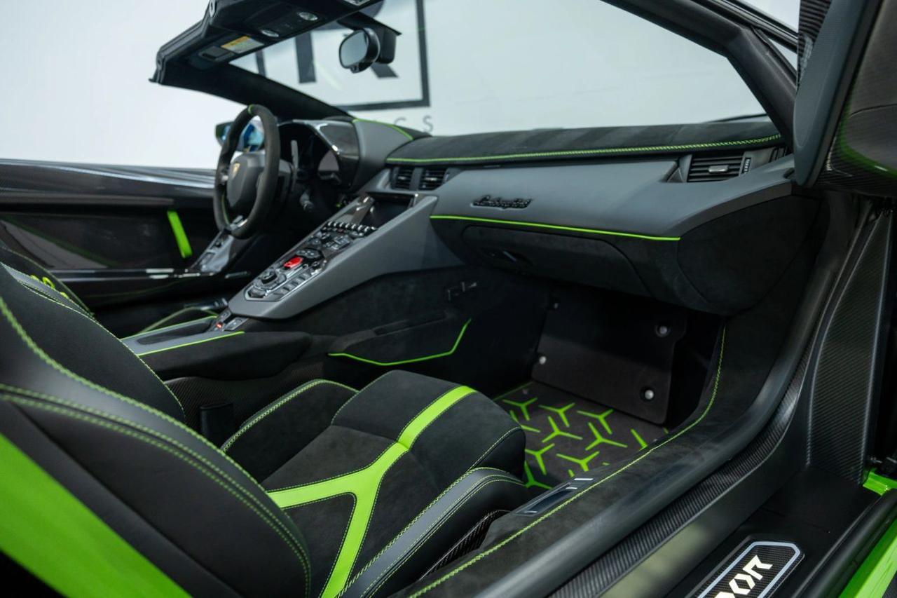 2021 Lamborghini Aventador SVJ Convertible 2D St. Louis MO