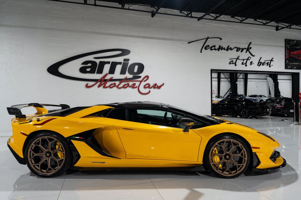 2021 Lamborghini Aventador SVJ