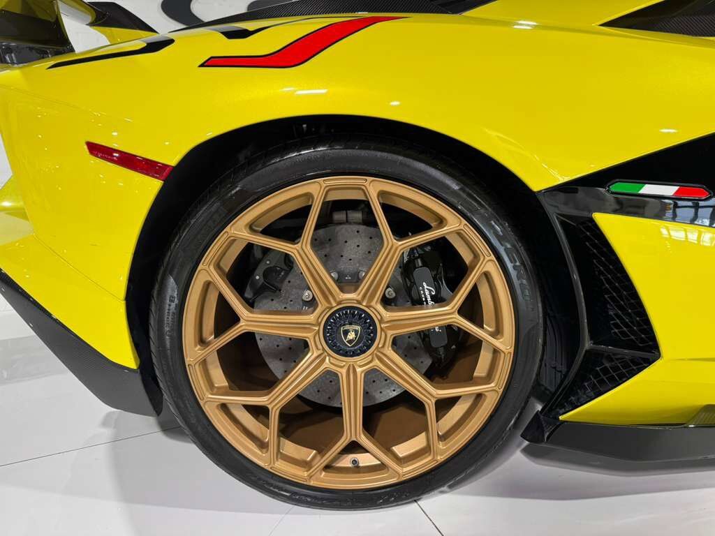 2021 Lamborghini Aventador SVJ Roadster Giallo Tenerife paint, comfort seats, Sensonum Audio system, carbon galore AND MORE!! Fort Lauderdale FL