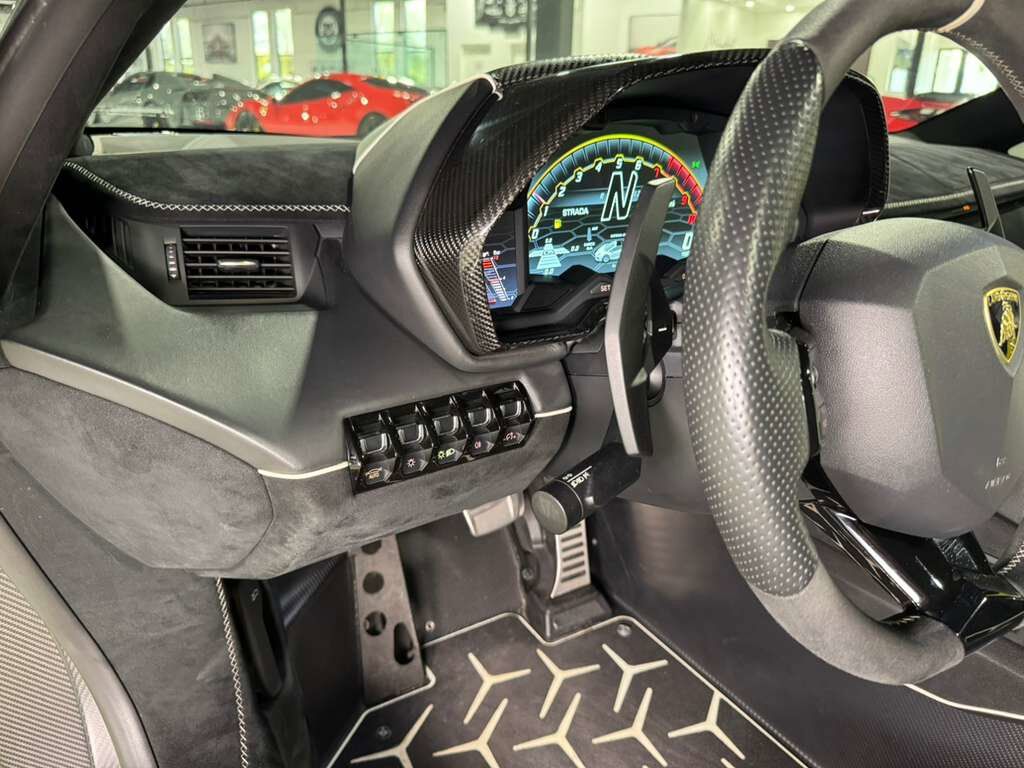 2021 Lamborghini Aventador SVJ Roadster Giallo Tenerife paint, comfort seats, Sensonum Audio system, carbon galore AND MORE!! Fort Lauderdale FL