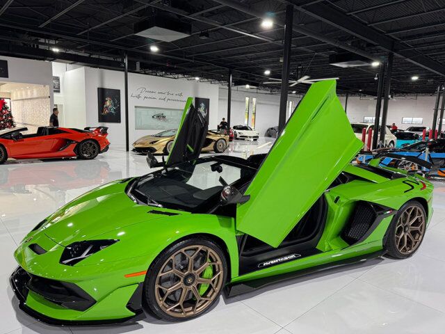 2021 Lamborghini Aventador SVJ Roadster Verde Mantis paint, Ad Personam calipers, Sensonum audio, comfort seats & more!! Fort Lauderdale FL