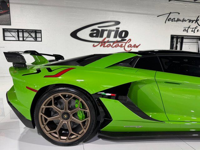 2021 Lamborghini Aventador SVJ Roadster Verde Mantis paint, Ad Personam calipers, Sensonum audio, comfort seats & more!! Fort Lauderdale FL