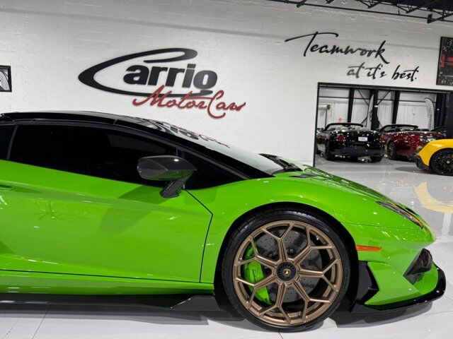 2021 Lamborghini Aventador SVJ Roadster Verde Mantis paint, Ad Personam calipers, Sensonum audio, comfort seats & more!! Fort Lauderdale FL