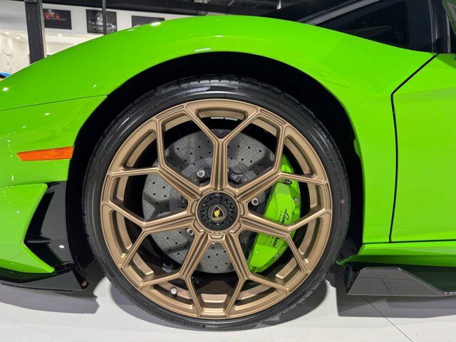 2021 Lamborghini Aventador SVJ Roadster Verde Mantis paint, Ad Personam calipers, Sensonum audio, comfort seats & more!! Fort Lauderdale FL