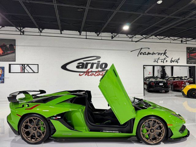 2021 Lamborghini Aventador SVJ Roadster Verde Mantis paint, Ad Personam calipers, Sensonum audio, comfort seats & more!! Fort Lauderdale FL