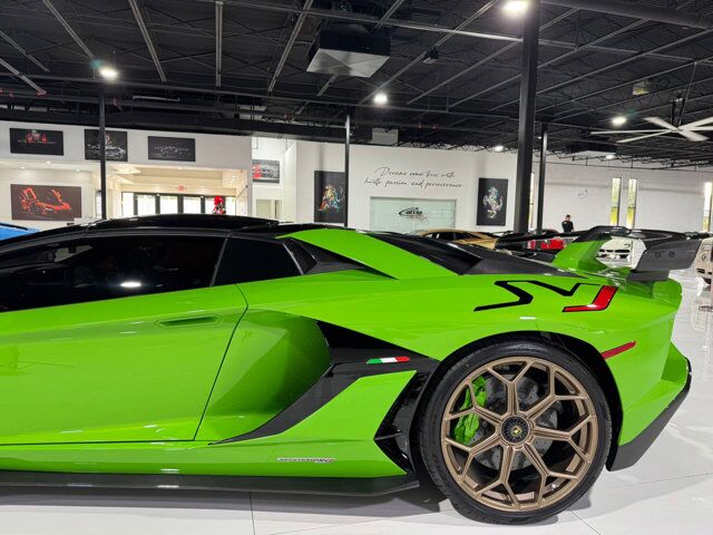2021 Lamborghini Aventador SVJ Roadster Verde Mantis paint, Ad Personam calipers, Sensonum audio, comfort seats & more!! Fort Lauderdale FL