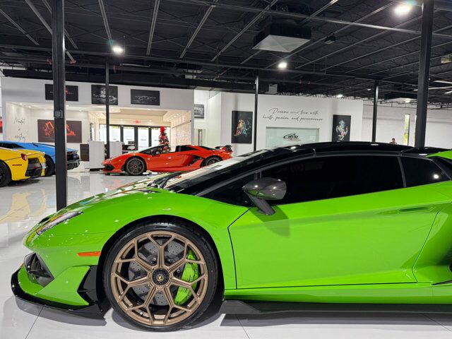 2021 Lamborghini Aventador SVJ Roadster Verde Mantis paint, Ad Personam calipers, Sensonum audio, comfort seats & more!! Fort Lauderdale FL