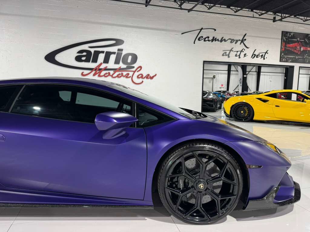 2021 Lamborghini Huracan EVO ALL-WHEEL DRIVE! Viola Mel paint, Sensonum audio system, forged carbon galore AND MUCH MORE!! Fort Lauderdale FL