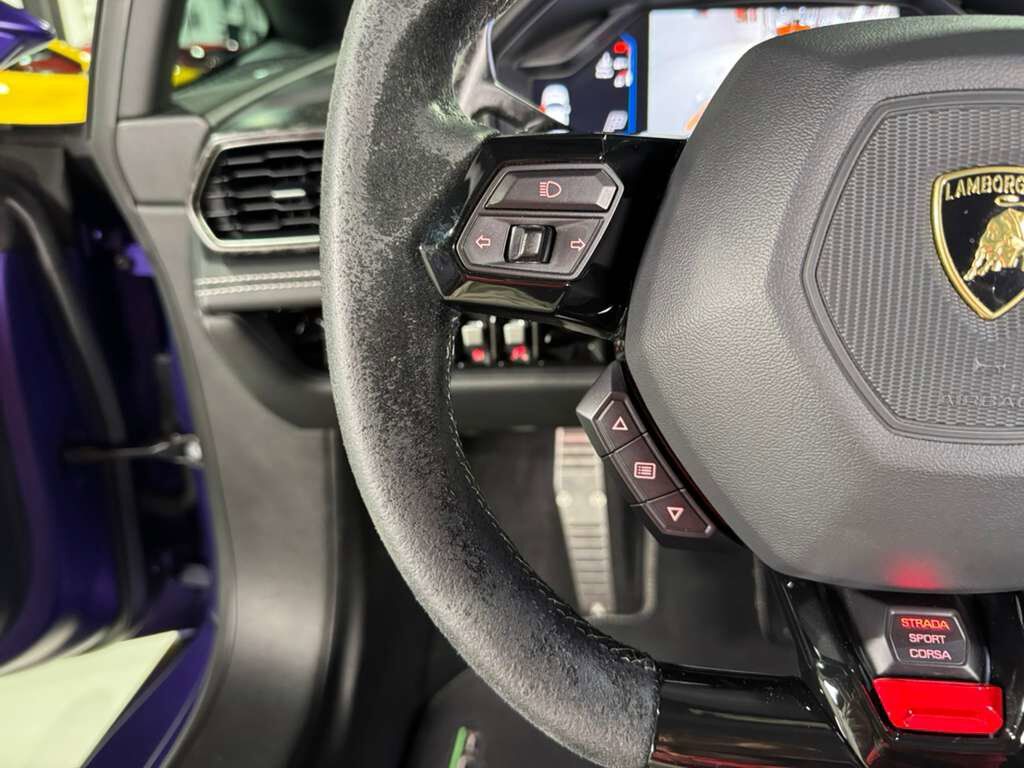 2021 Lamborghini Huracan EVO ALL-WHEEL DRIVE! Viola Mel paint, Sensonum audio system, forged carbon galore AND MUCH MORE!! Fort Lauderdale FL