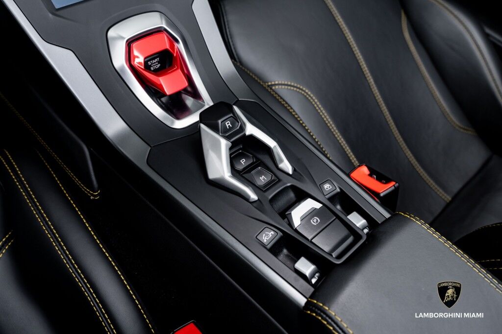 2021 Lamborghini Huracan EVO RWD Spyder North Miami Beach FL