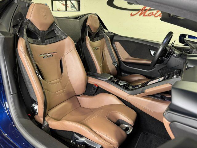 2021 Lamborghini Huracan EVO Spyder RWD Blu Astraeus paint, Sensonum audio system Fort Lauderdale FL