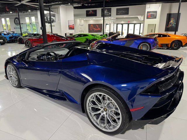 2021 Lamborghini Huracan EVO Spyder RWD Blu Astraeus paint, Sensonum audio system Fort Lauderdale FL