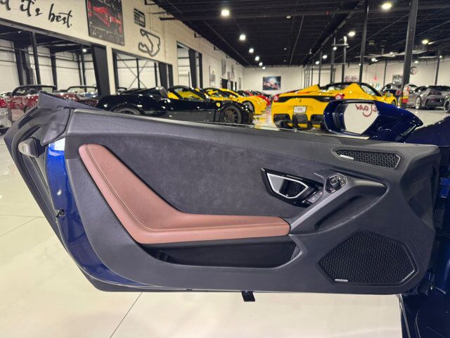 2021 Lamborghini Huracan EVO Spyder RWD Blu Astraeus paint, Sensonum audio system Fort Lauderdale FL