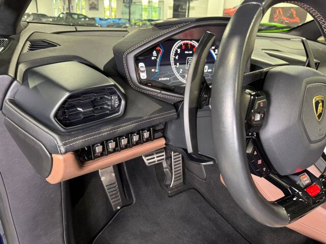 2021 Lamborghini Huracan EVO Spyder RWD Blu Astraeus paint, Sensonum audio system Fort Lauderdale FL