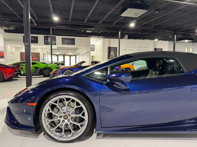 2021 Lamborghini Huracan EVO Spyder RWD Blu Astraeus paint, Sensonum audio system Fort Lauderdale FL