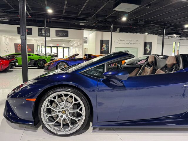 2021 Lamborghini Huracan EVO Spyder RWD Blu Astraeus paint, Sensonum audio system Fort Lauderdale FL
