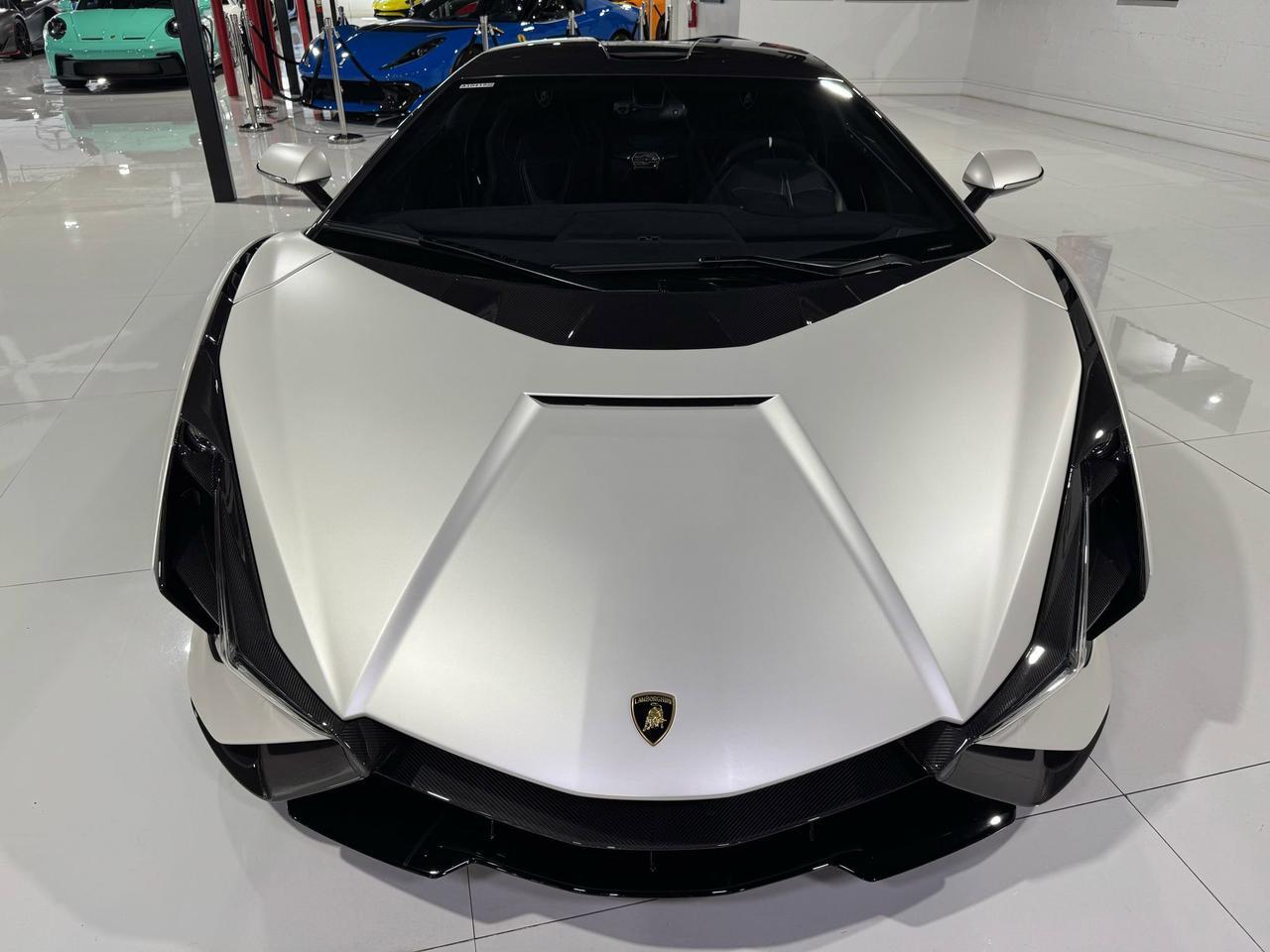 2021 Lamborghini Sian FKP37 1 of 63 for the world!!! Bianco Phanes paint w/ exposed carbon!! Fort Lauderdale FL