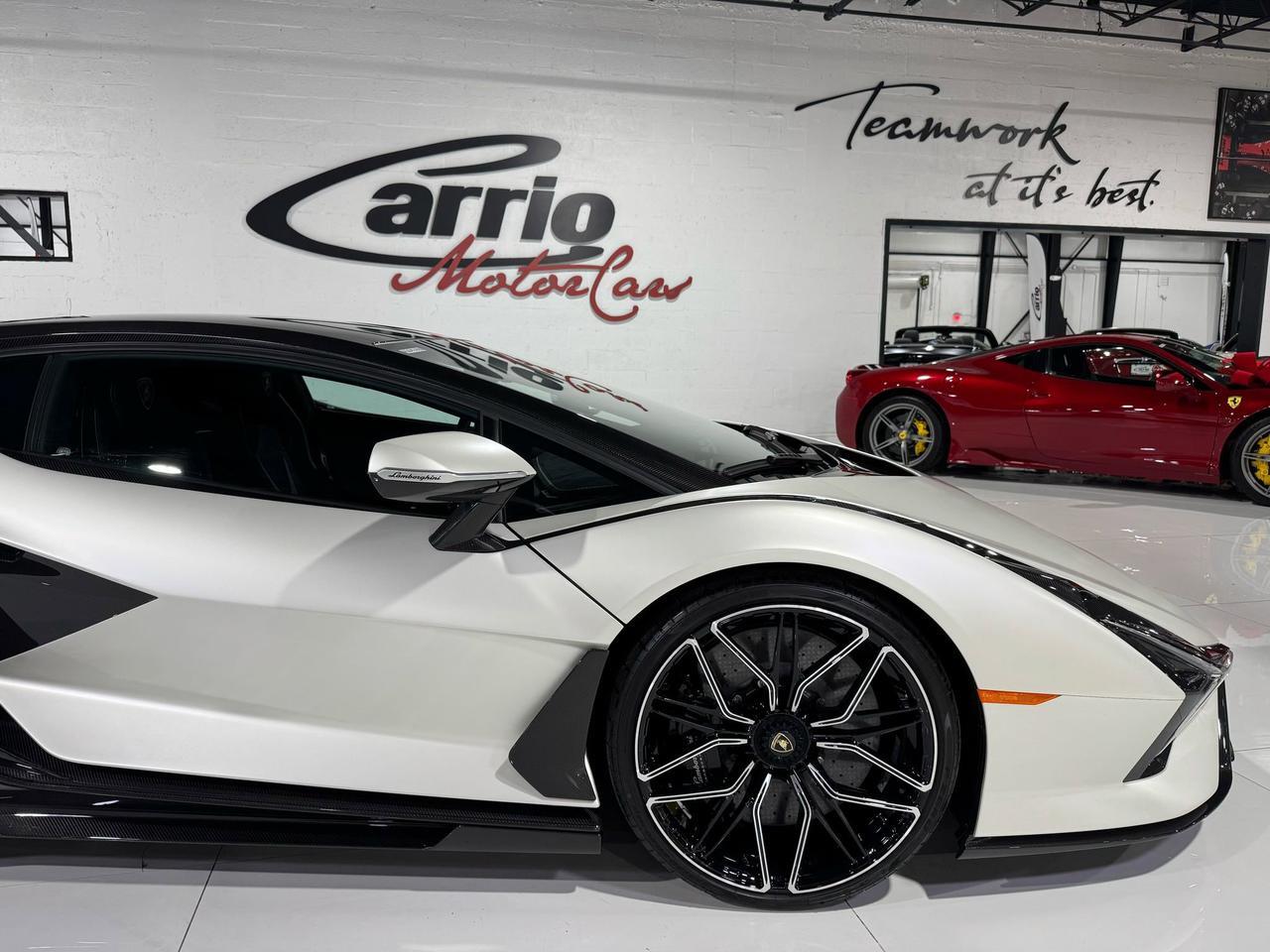 2021 Lamborghini Sian FKP37 1 of 63 for the world!!! Bianco Phanes paint w/ exposed carbon!! Fort Lauderdale FL
