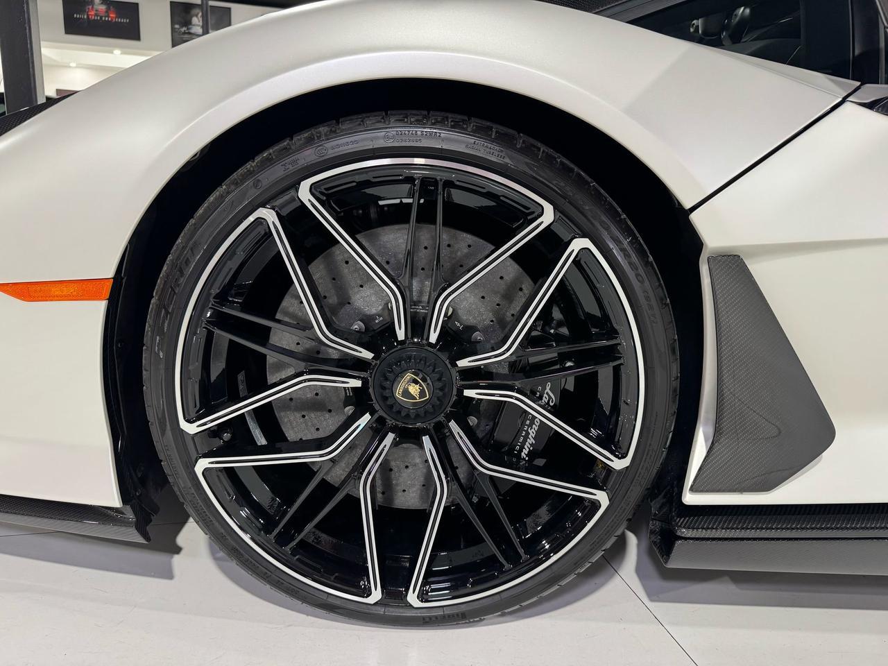 2021 Lamborghini Sian FKP37 1 of 63 for the world!!! Bianco Phanes paint w/ exposed carbon!! Fort Lauderdale FL