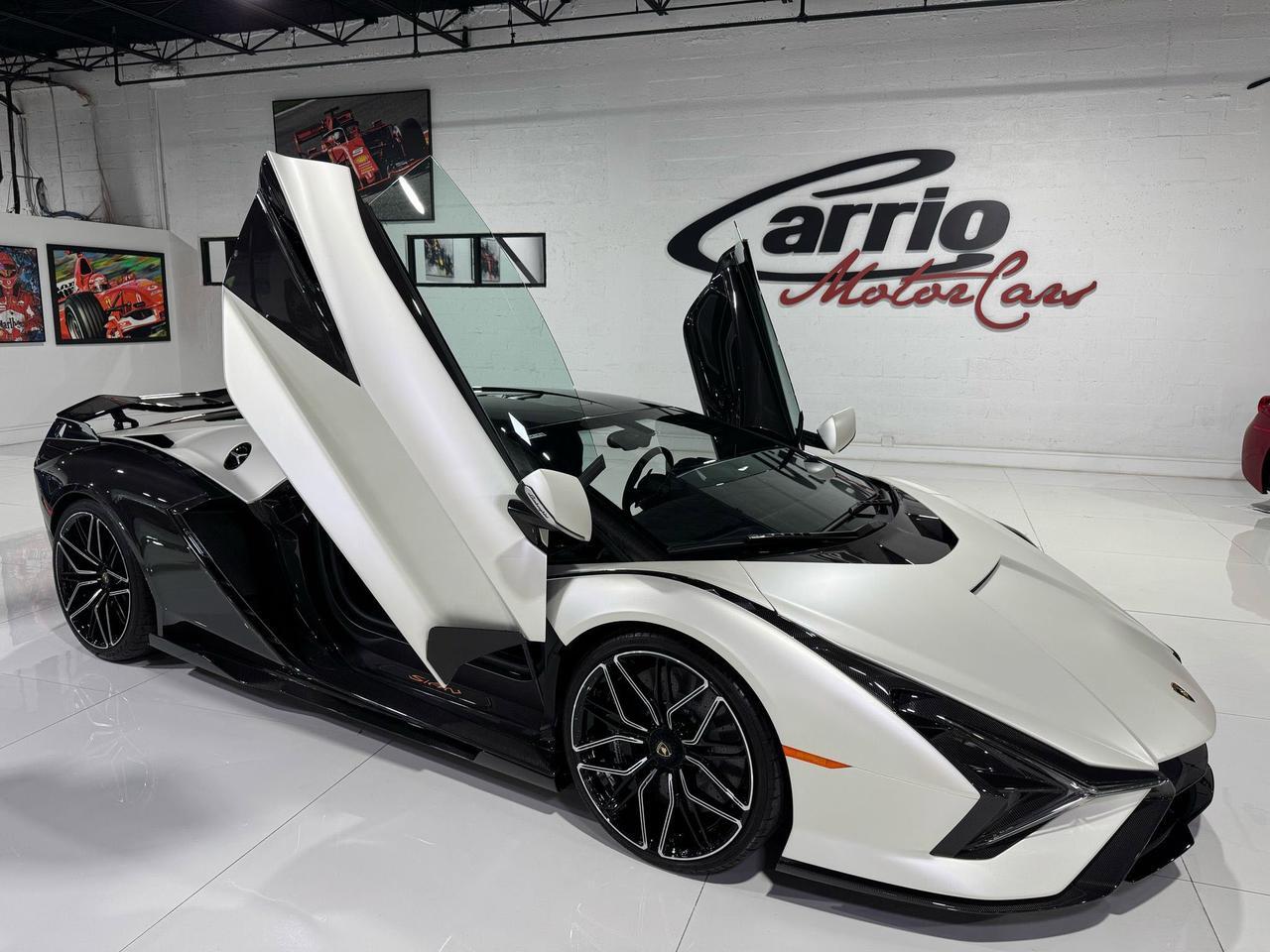 2021 Lamborghini Sian FKP37 1 of 63 for the world!!! Bianco Phanes paint w/ exposed carbon!! Fort Lauderdale FL